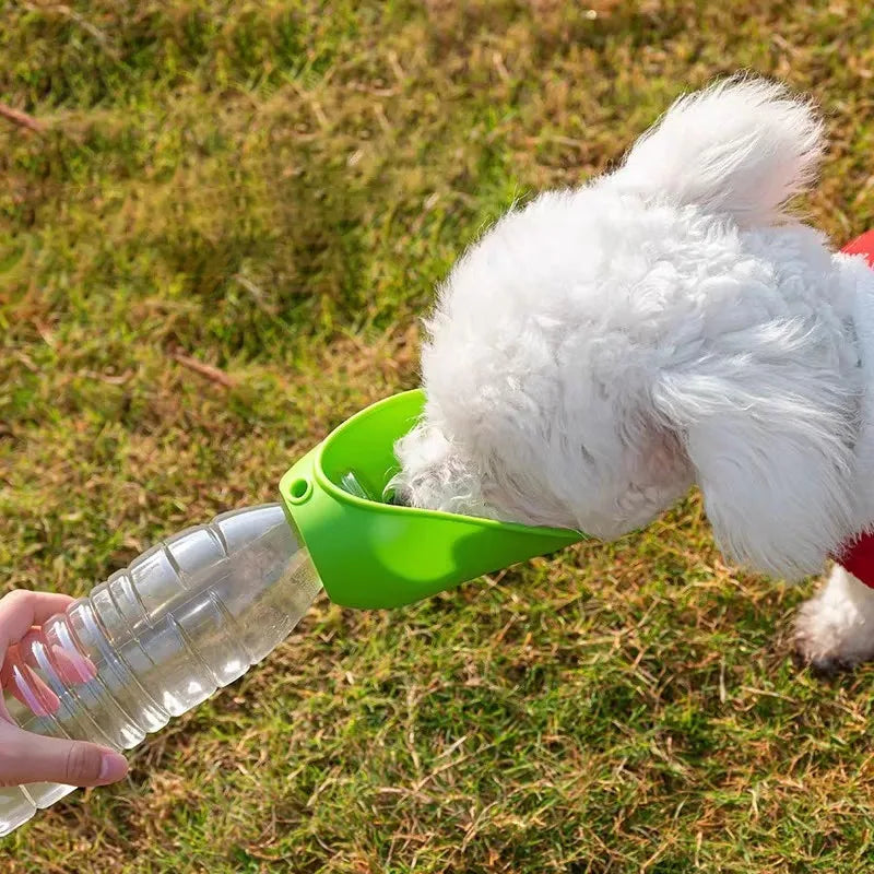 Dispensador de Agua Portátil para Mascotas, Taza Plegable para Perros y Gatos con Botella Intercambiable Tazón de Agua Universal para Viajes al Aire Libre, Perfecto para Caminatas y Senderismo.